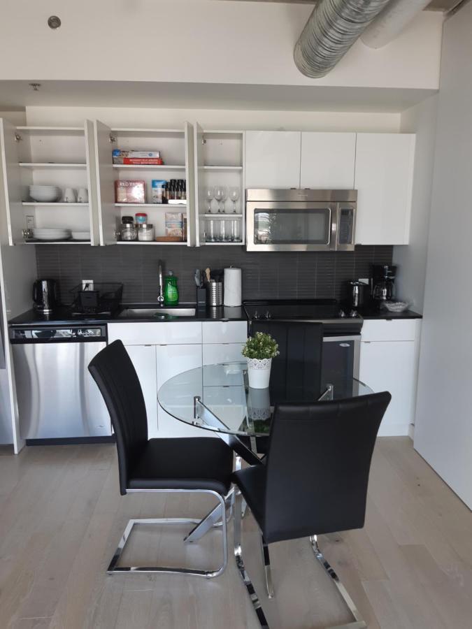 Luxury Skyline Condo In Downtown Free 24/7 Parking Виннипег Экстерьер фото