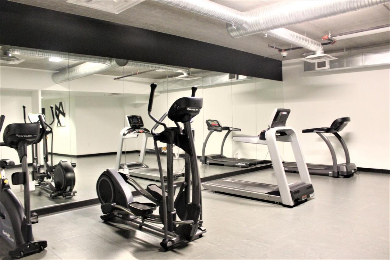Luxury Skyline Condo In Downtown Free 24/7 Parking Виннипег Экстерьер фото