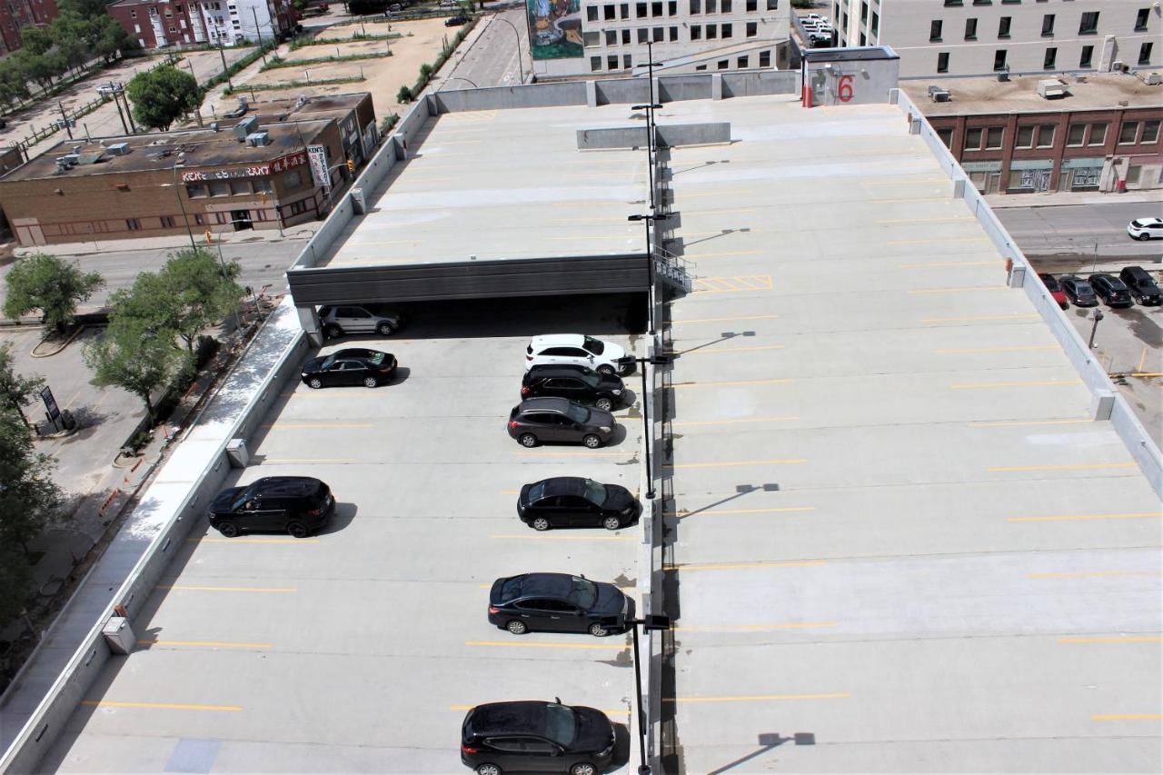 Luxury Skyline Condo In Downtown Free 24/7 Parking Виннипег Экстерьер фото